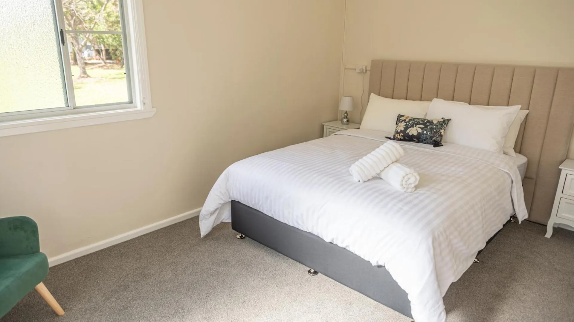 Holiday home Marnita Farmhouse At Golden Grove Estate Winery Ballandean