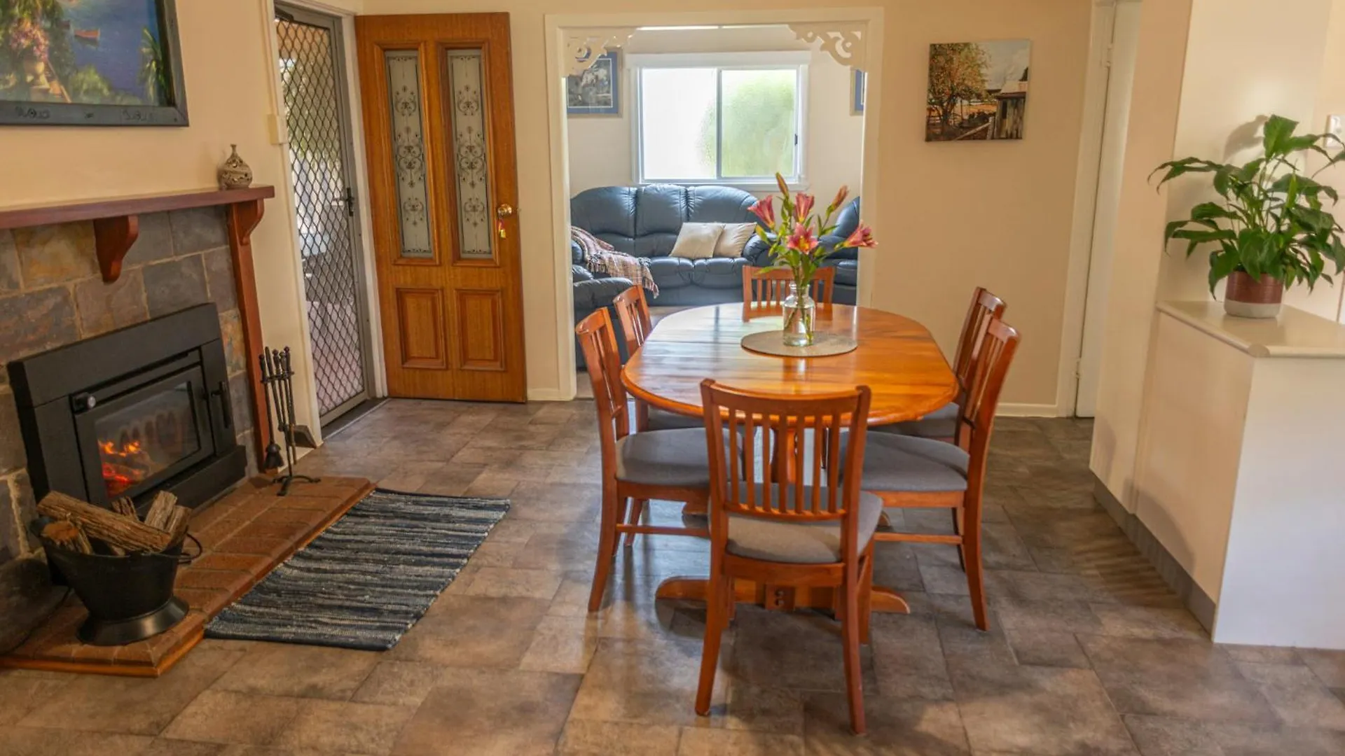 Holiday home Marnita Farmhouse At Golden Grove Estate Winery Ballandean